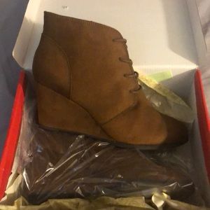 American rag wedge shoes. New with box.